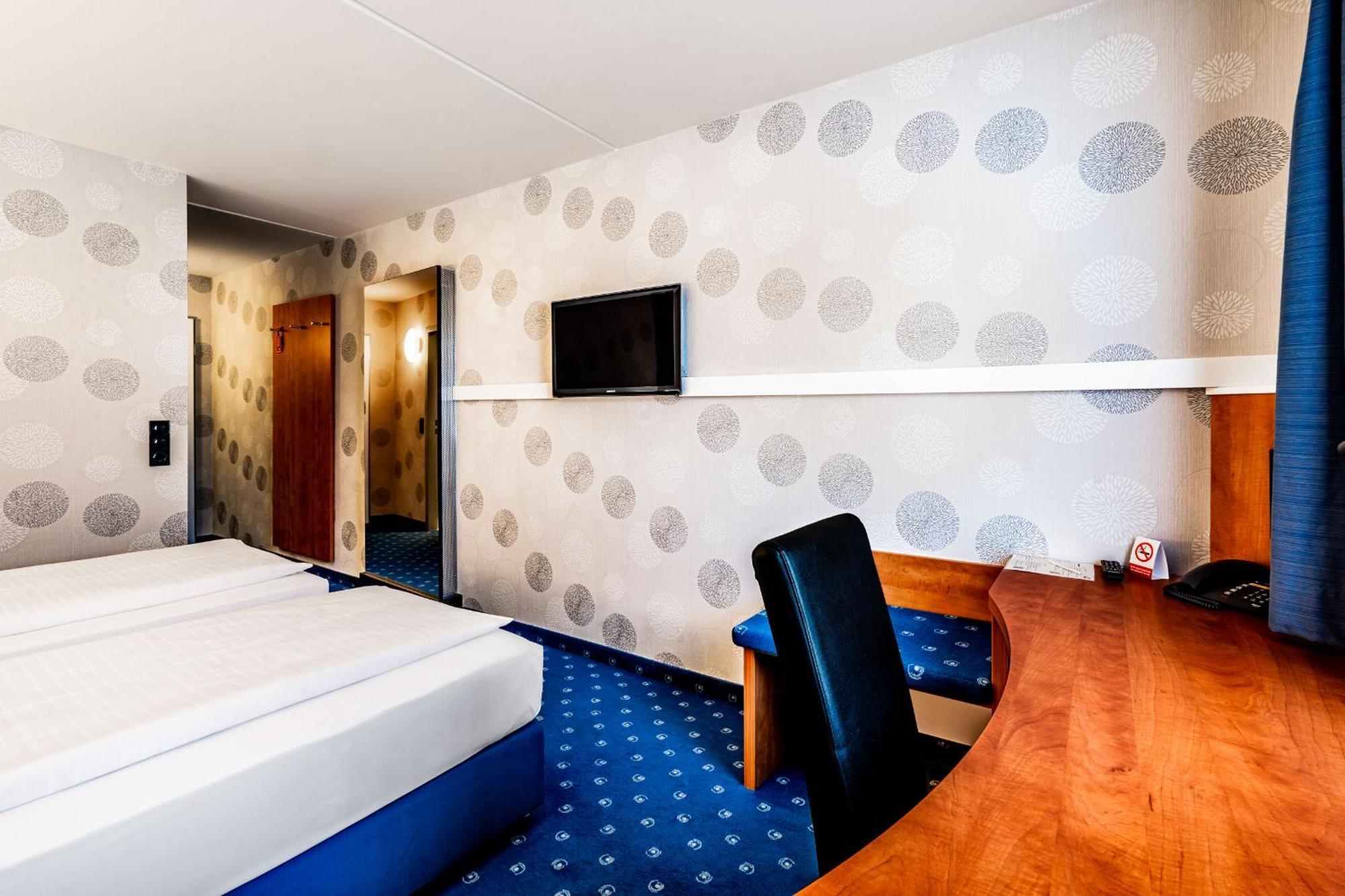 Bonjour Tagungshotel Stuttgart-Gerlingen Exterior foto