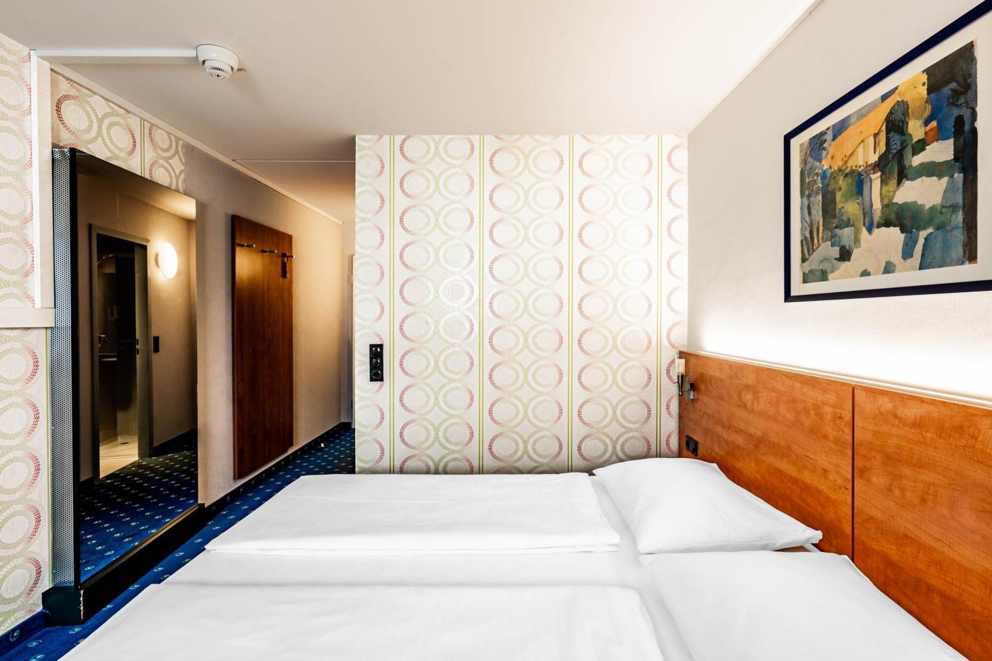 Bonjour Tagungshotel Stuttgart-Gerlingen Exterior foto